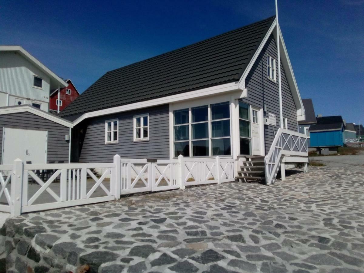 Hotel Nuuk - Apartment Nanoq Eksteriør bilde